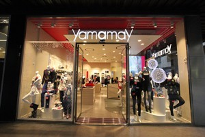 vetrina flagship store di Yamamay  